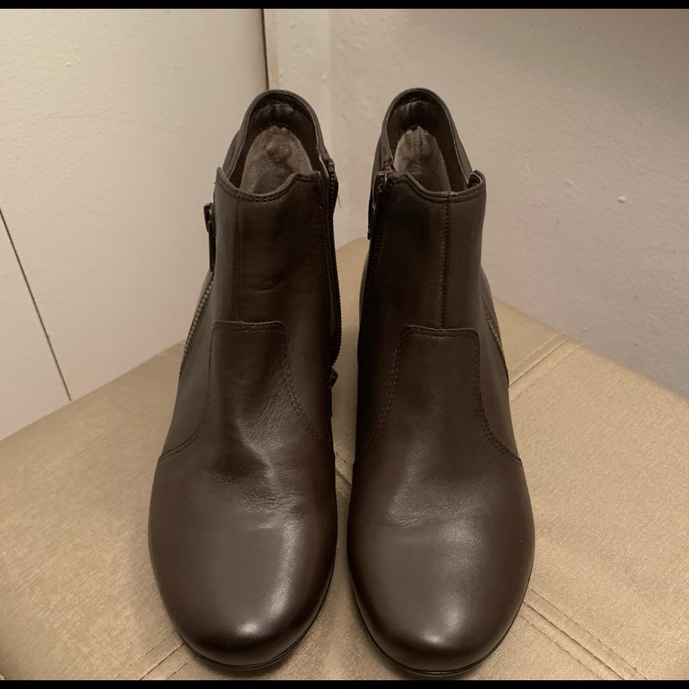 Naturalizer Hailey boots, brand new